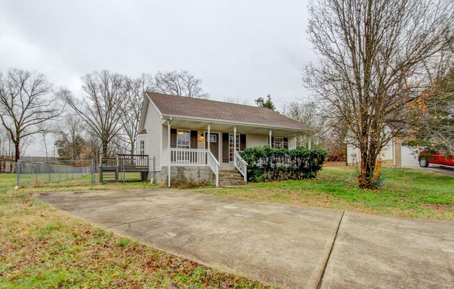 Quaint Ranch Style Home With Hardwood Flooring and Stainless Steel Appliances