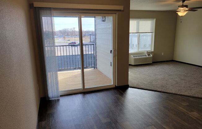 1 bed, 1 bath, 920 sqft, $1,195, Unit 2076-101 1B/1B