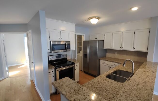 2BD/1BA Condo located in Lakeshore Village!