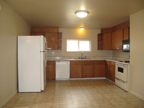 3 beds, 1 bath, 1,500 sqft, $2,895, Unit Upper