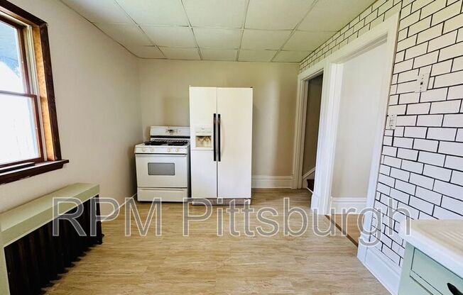 1115 KARL AVE
