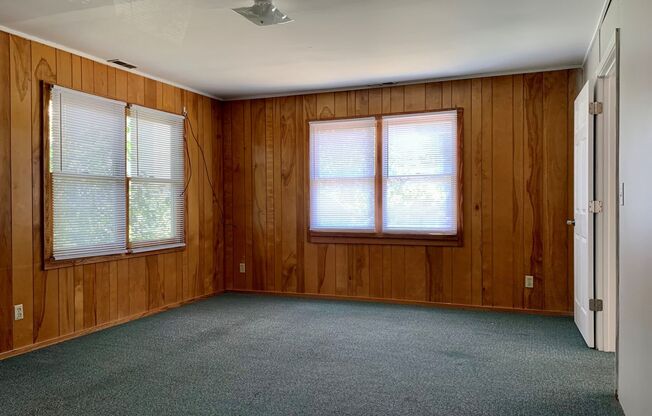 4 beds, 2.5 baths, $4,200