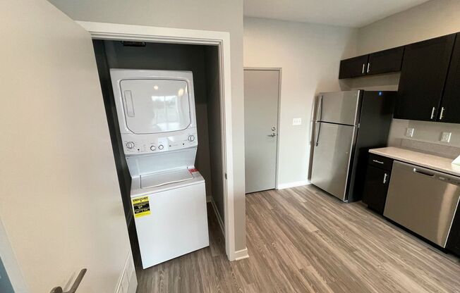 2 beds, 2 baths, 956 sqft, $1,595, Unit 524