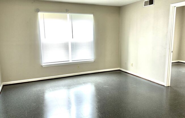 Affordable 1 bedroom in West End- Section 8 accepted