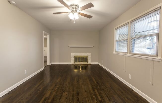 Gorgeous 3 Bedroom Home located near the new HYVEE!