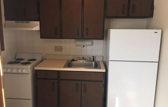 Studio, 1 bath, 400 sqft, $775