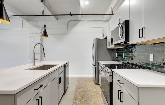 1 bed, 1 bath, 692 sqft, $1,740, Unit 108