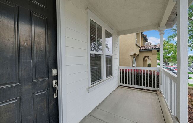 Spacious 2-Story 3-Bedroom Home in Chapman Heights' Aberdeen HOA!