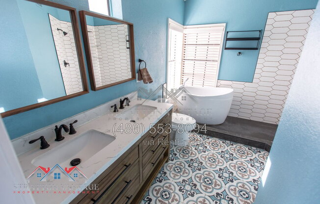 3 beds, 2.5 baths, 2,469 sqft, $2,525