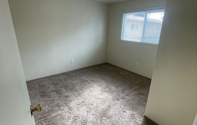 2 beds, 1 bath, $1,155, Unit 747.5