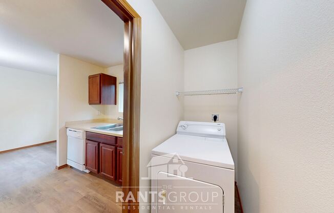 2 beds, 2 baths, 1,076 sqft, $1,700, Unit 4