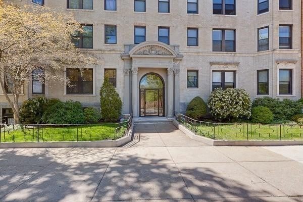 2 beds, 1 bath, 789 sqft, $3,650, Unit 10