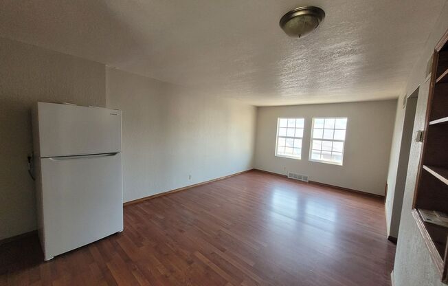 $525- STUDIO - multi-family home