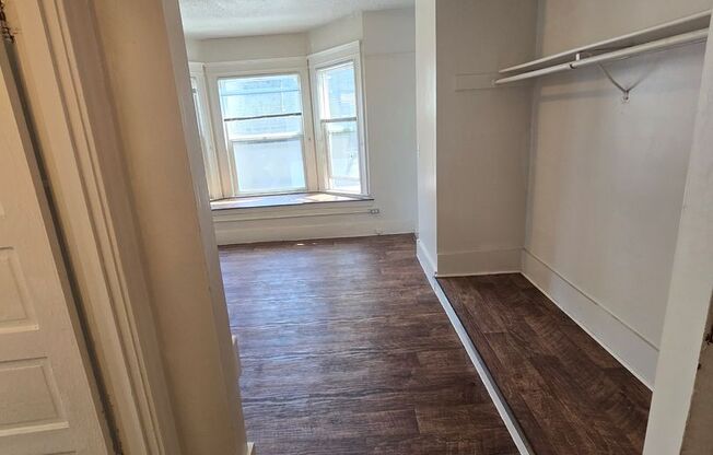 Studio, 1 bath, 306 sqft, $1,295, Unit 212