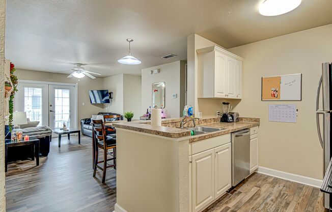 Oxford Terrace Phase I: 4/4 luxury apartment just 3 blocks from UF & 1 block from Sorority Row. Now Renting for Fall 2025!