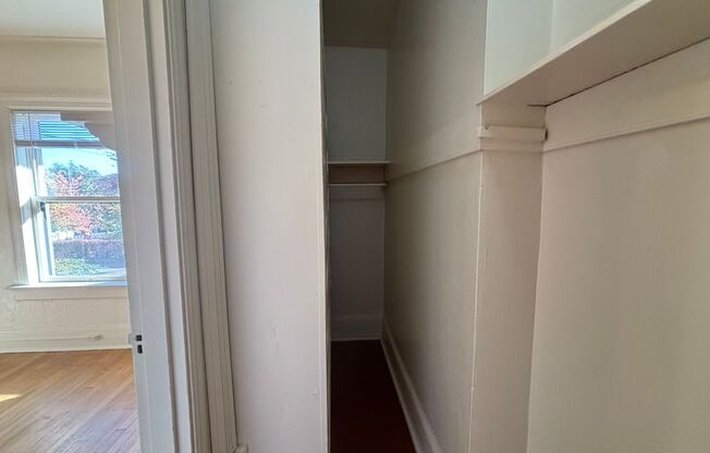 1 bed, 1 bath, 405 sqft, $1,125, Unit 201