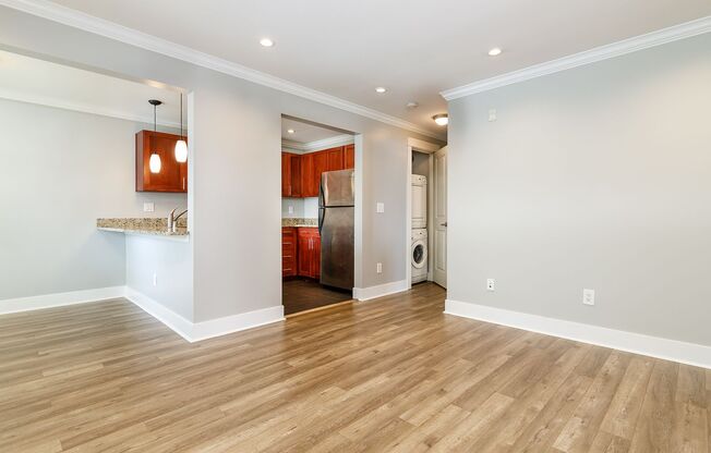 BEAUTIFUL condo-quality 2bedroom, in the heart of BALLARD! Top floor, amazing views with private balcony!