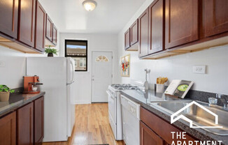 815 W Waveland Ave