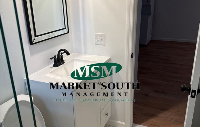Charming Renovated 2BR/1BA Cottage in West Savannah!