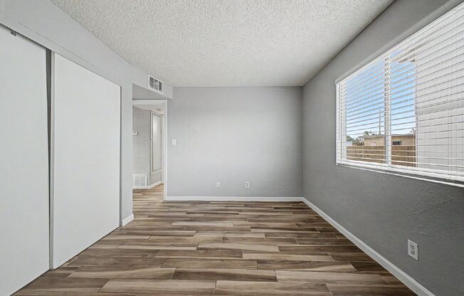 2 beds, 1 bath, 500 sqft, $925, Unit 102