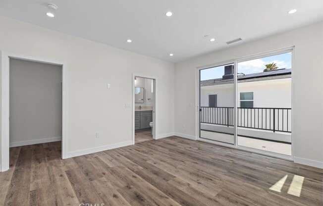 1617 255 ST W