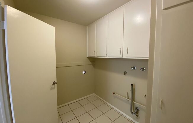 2 beds, 1 bath, $1,295