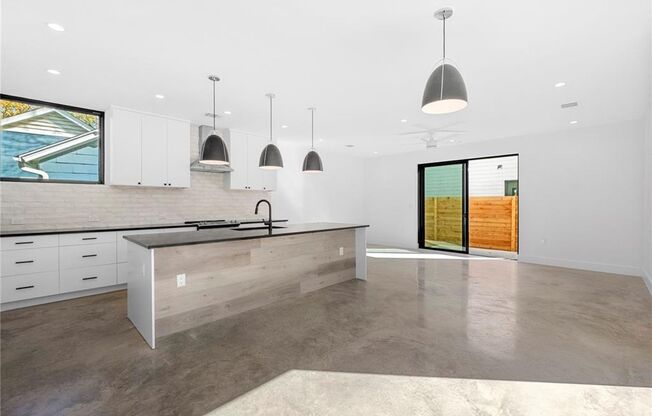 Stunning New Construction Home in East Austin!