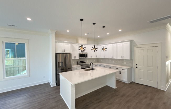2020 RIVERVIEW AVE