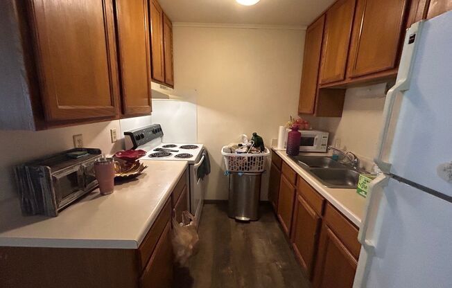 1 bed, 1 bath, $895, Unit 56