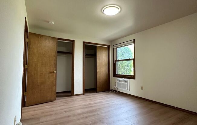 1 bed, 1 bath, 722 sqft, $870, Unit Apt. 13