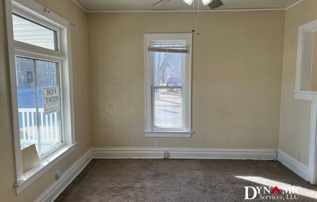 422 424 W 12 ST