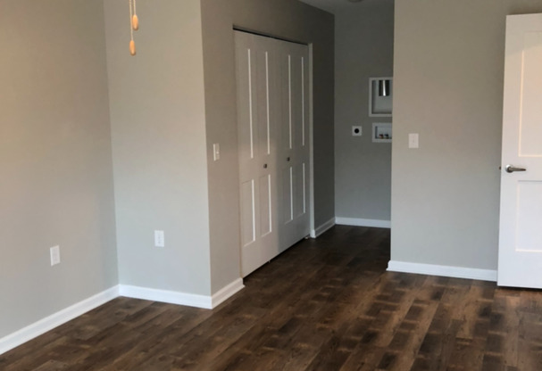 2 beds, 1 bath, 1,000 sqft, $1,025, Unit B 105