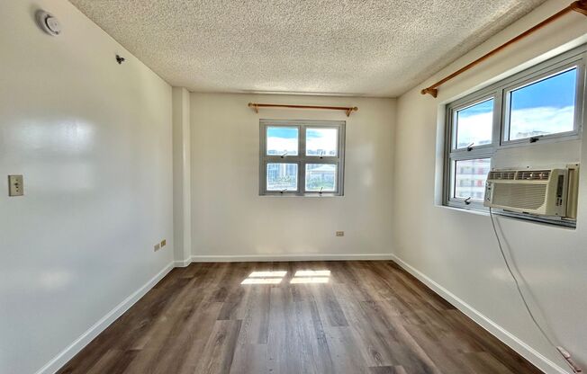 2 beds, 1 bath, $2,400