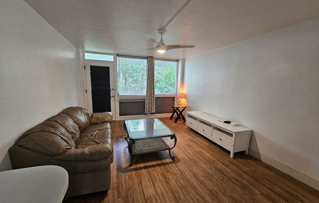 Fully Furnished. Updated. Waikiki (No parking)
