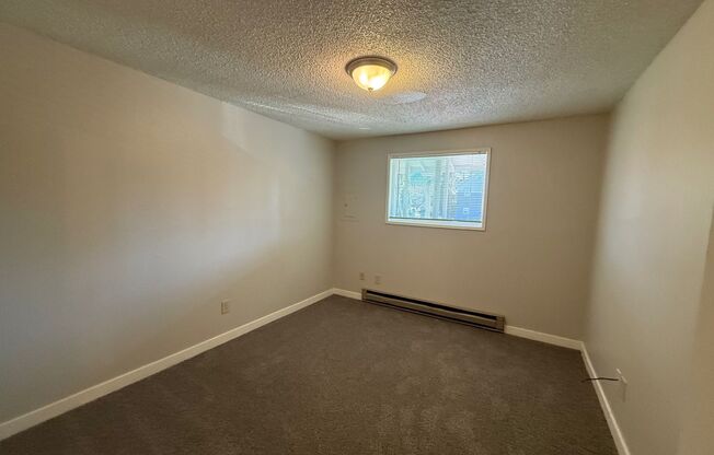 1 bed, 1 bath, 576 sqft, $1,250, Unit 23