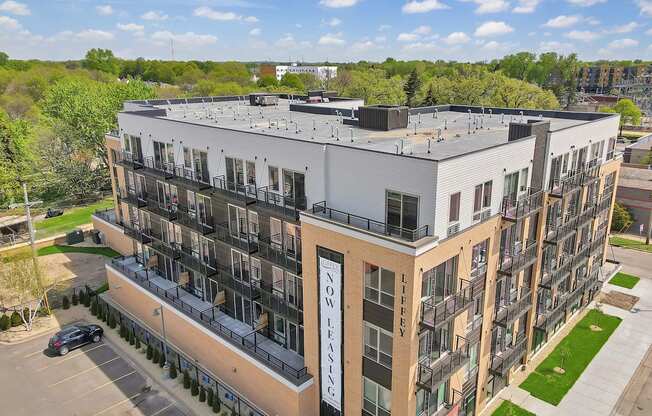 Liffey on Snelling | High End Apartments in St. Paul, MN