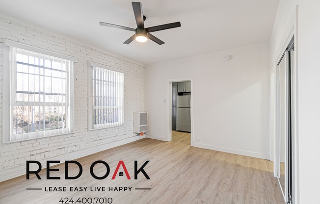 245 1/4 N KENMORE AVE