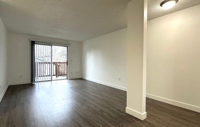 1 bed, 1 bath, 592 sqft, $1,415, Unit 49