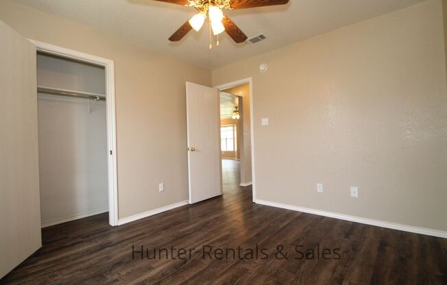 4 beds, 2 baths, $1,595