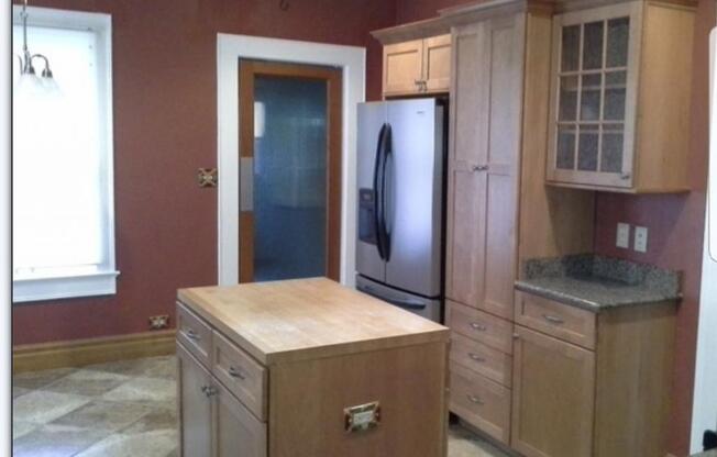 323 FURR DR