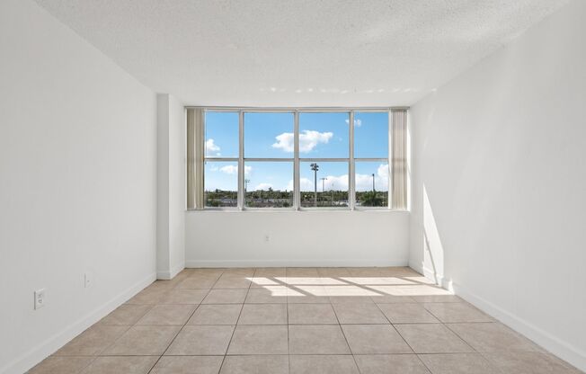 1 bed, 1.5 baths, 780 sqft, $1,850, Unit 210N