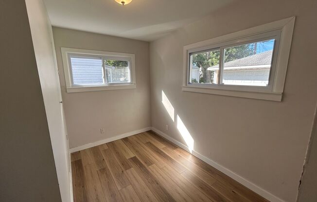 3 beds, 1 bath, $1,300