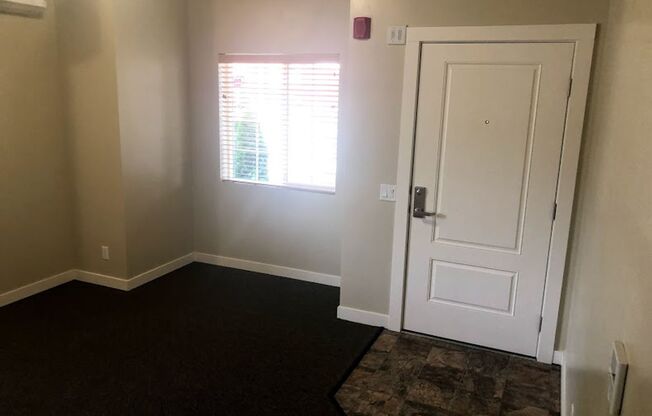 1 bed, 1 bath, 450 sqft, $965, Unit 4252-105