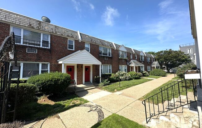 Charming 2-Bedroom Apartment at Parkway Village! One-Car Garage Included!