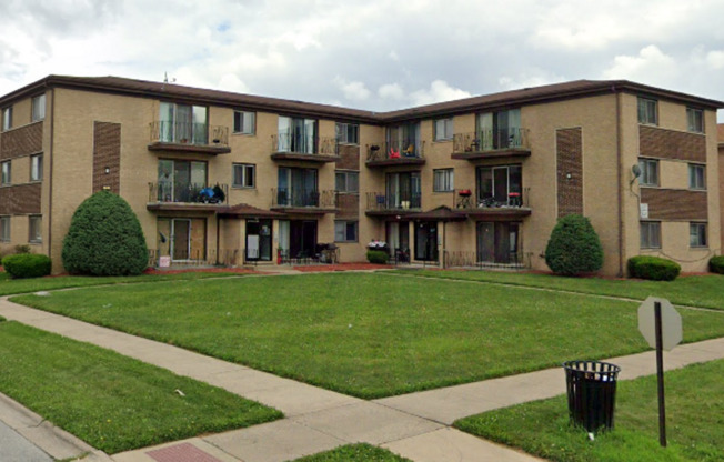 2 beds, 1 bath, $1,150, Unit 2