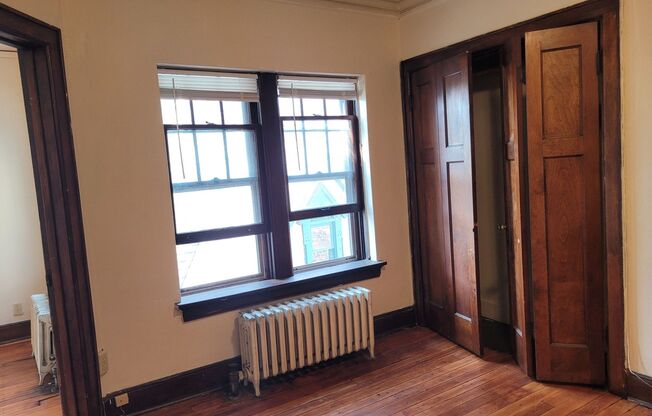 1 bed, 1 bath, $995, Unit 302