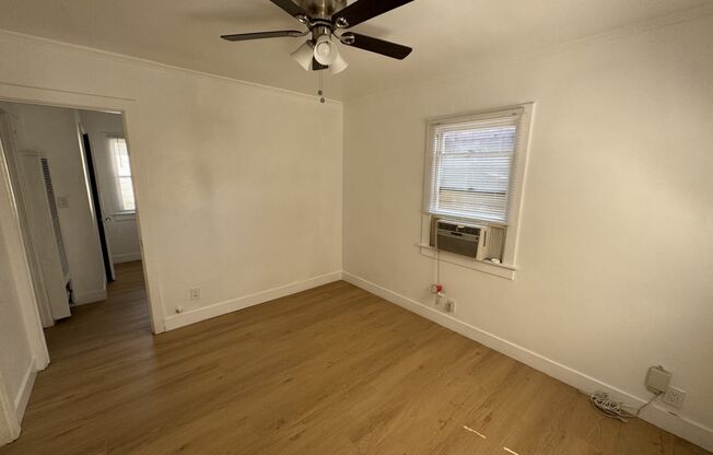 2 bed 1 bath Back house Bungalow in Upland for rent washer/dryer included