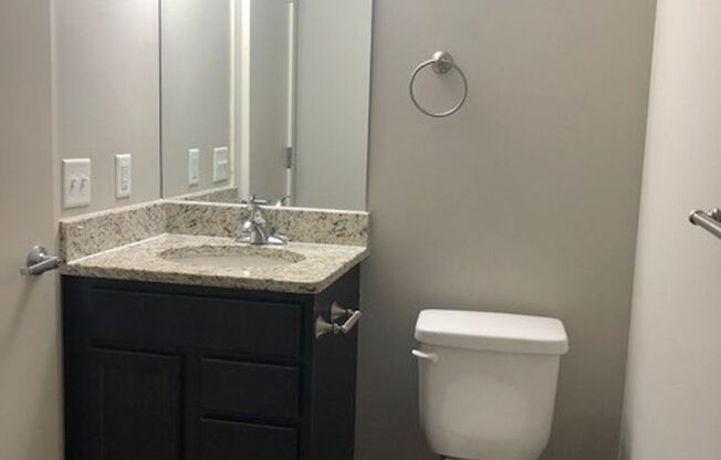 Studio, 1 bath, 368 sqft, $900, Unit S-403