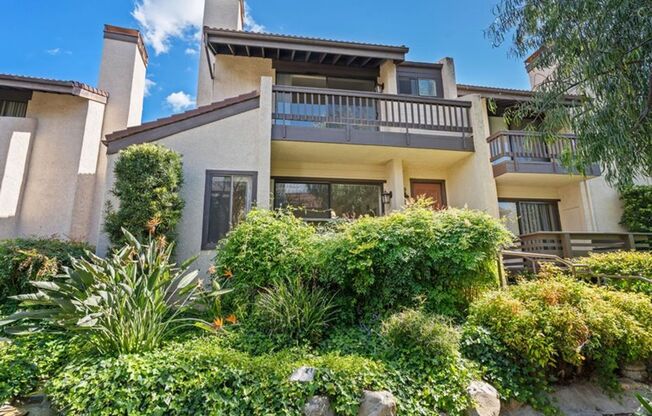 Spacious 3Beds+2.5Baths Townhouse With A Bonus Room