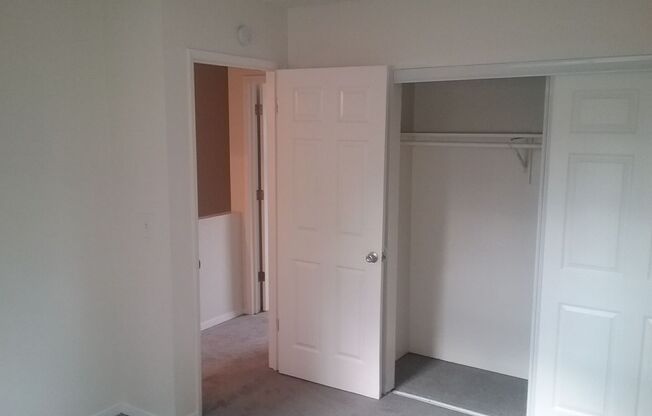 2 beds, 1 bath, 800 sqft, $1,395, Unit 21